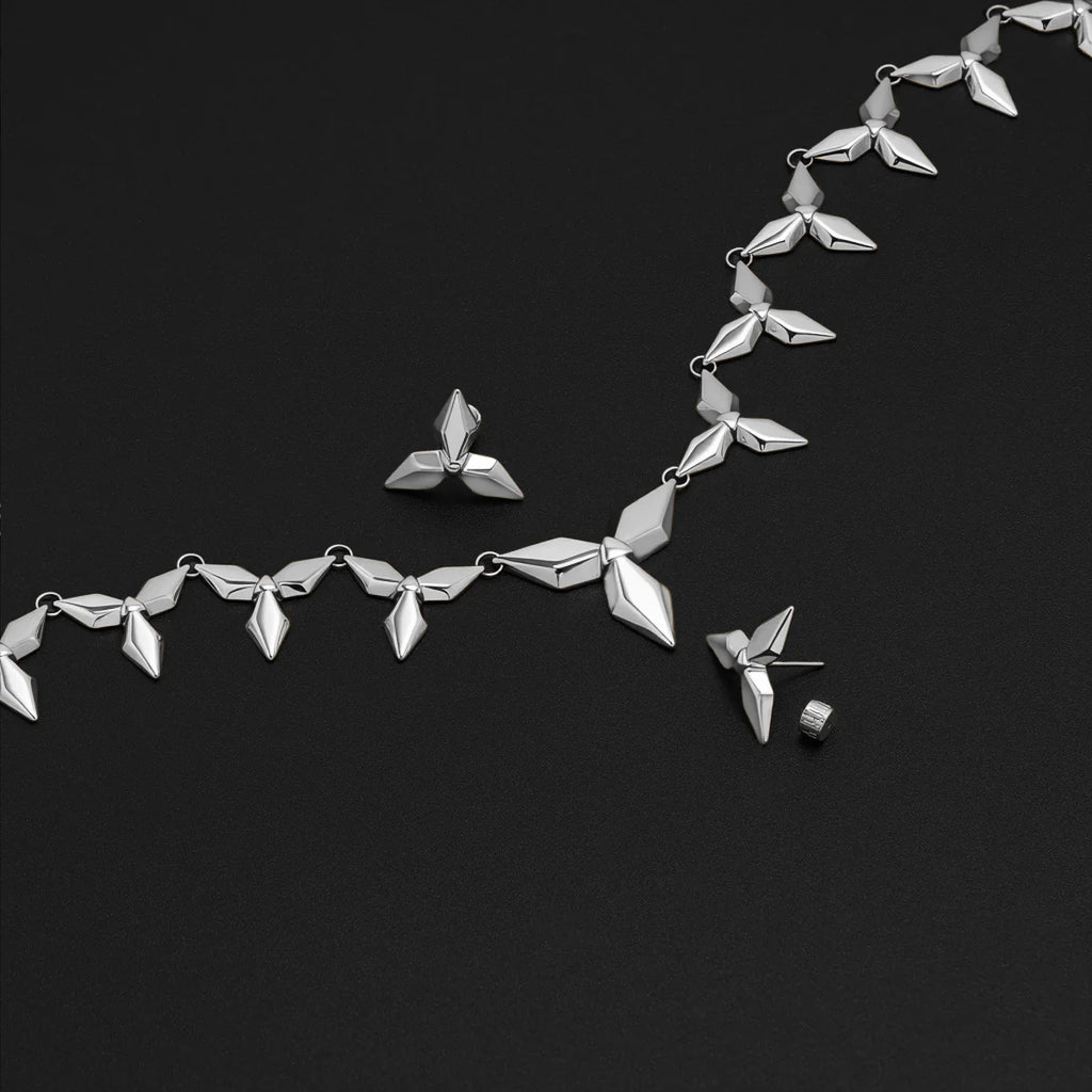 PUNK PETAL NECKLACE