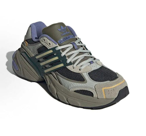 Adidas Adistar XLG sneakers, lace-up mesh upper, three stripes, chunky sole.