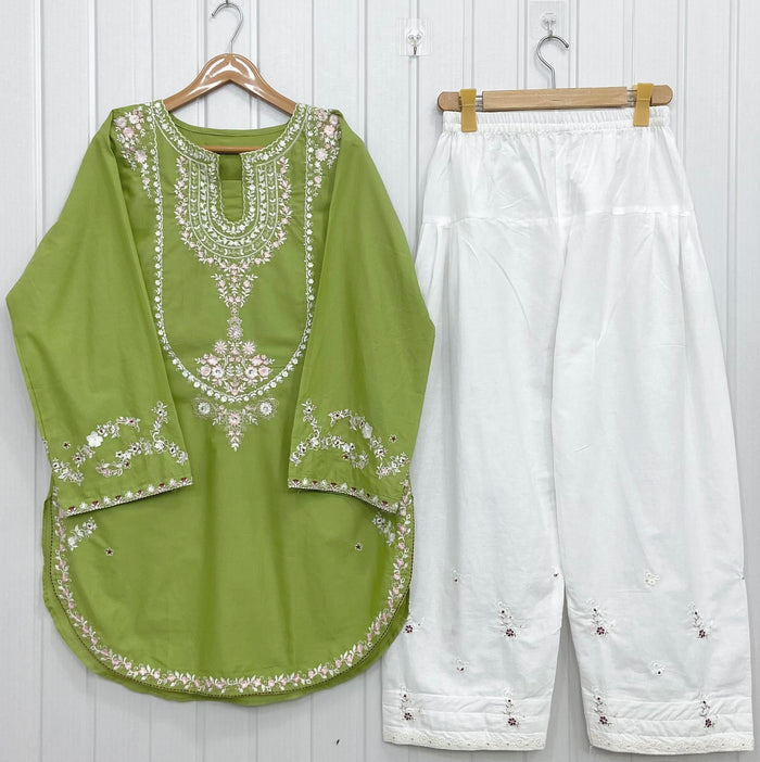 Dusky | Premium Farshi D-783