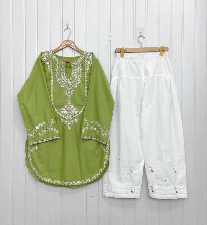 Dusky | Premium Farshi D-783
