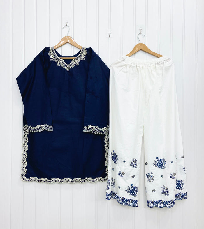 Small / Navy blue