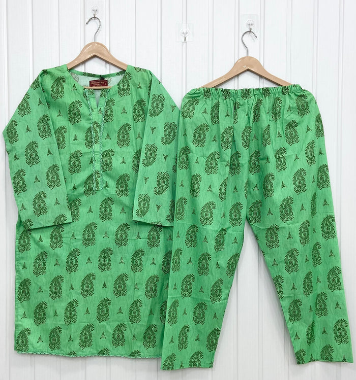Petal Crush | Regular Chic Lawn D-751