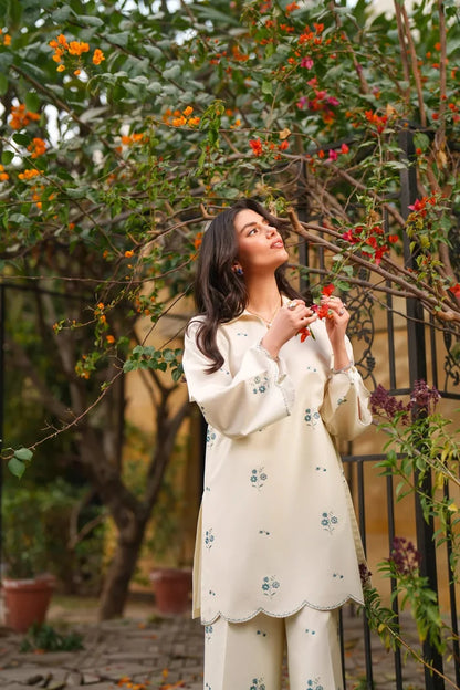 Swan | Lawn D-739