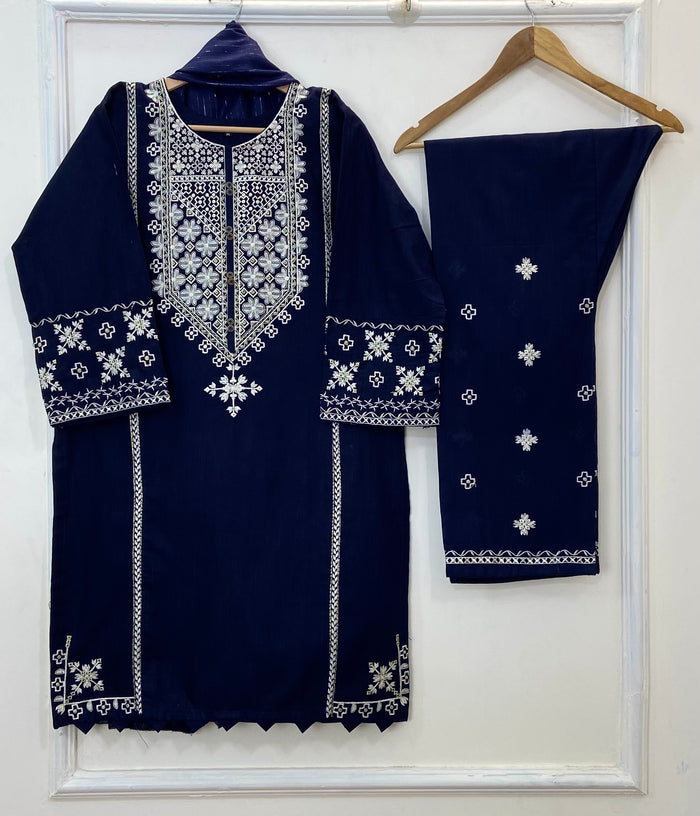 WarmAura Embroidered Winter Edit: 3PC (Khaddar) D-249