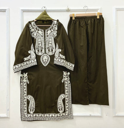 Small / Mehndi green